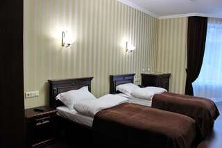 Отель Georg Park Hotel Тарашаны Двухместный номер с 1 кроватью или 2 отдельными кроватями-1