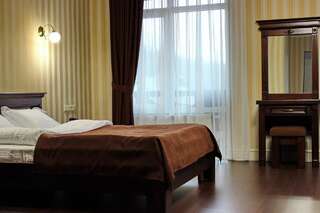 Отель Georg Park Hotel Тарашаны Двухместный номер с 1 кроватью или 2 отдельными кроватями-2